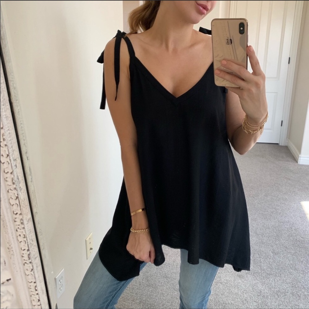{REPOSH} NWT LYNN BOW TUNIC @mrsalliexo